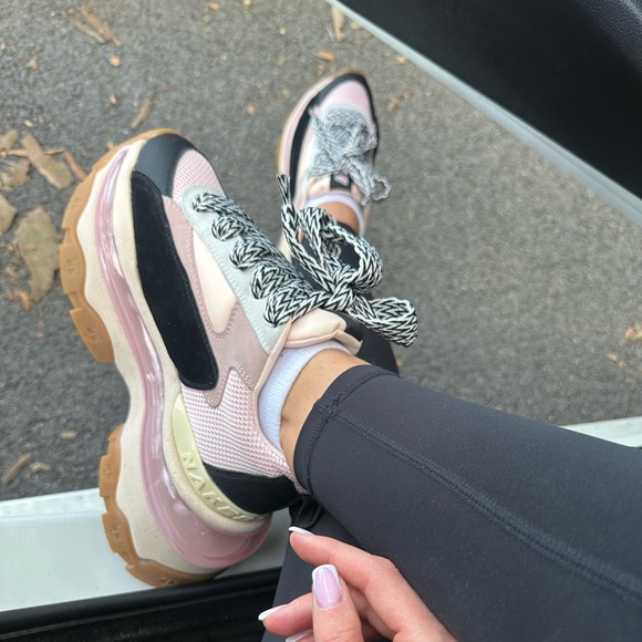 I'm selling my sneakers Naked Wolf, in perfect condition🤩 - Picture 1 of 7